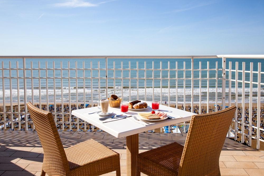 Regent'S Hotel Lido di Jesolo Eksteriør billede
