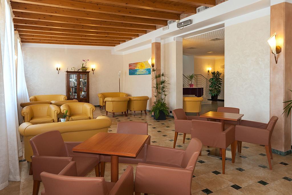 Regent'S Hotel Lido di Jesolo Eksteriør billede